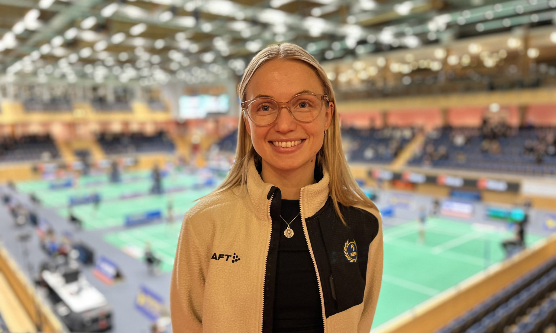 Malin Forssner, projektledare för inkluderande idrott på RF-SISU står i en idrottshall